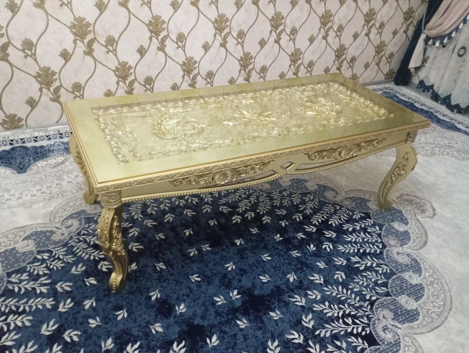 Янги стол сотилади хали ишлатилмаган