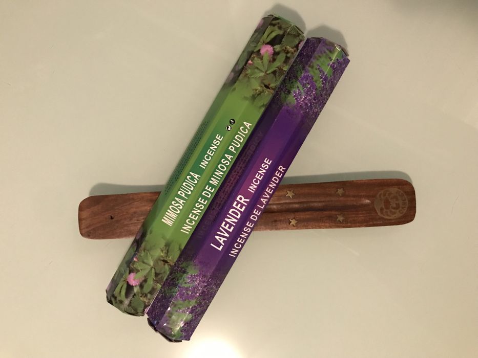 Дървена поставка за ароматни пръчици