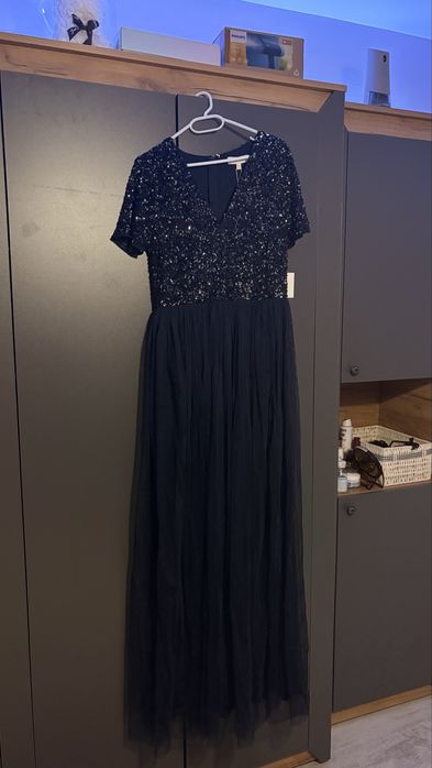 Официална рокля