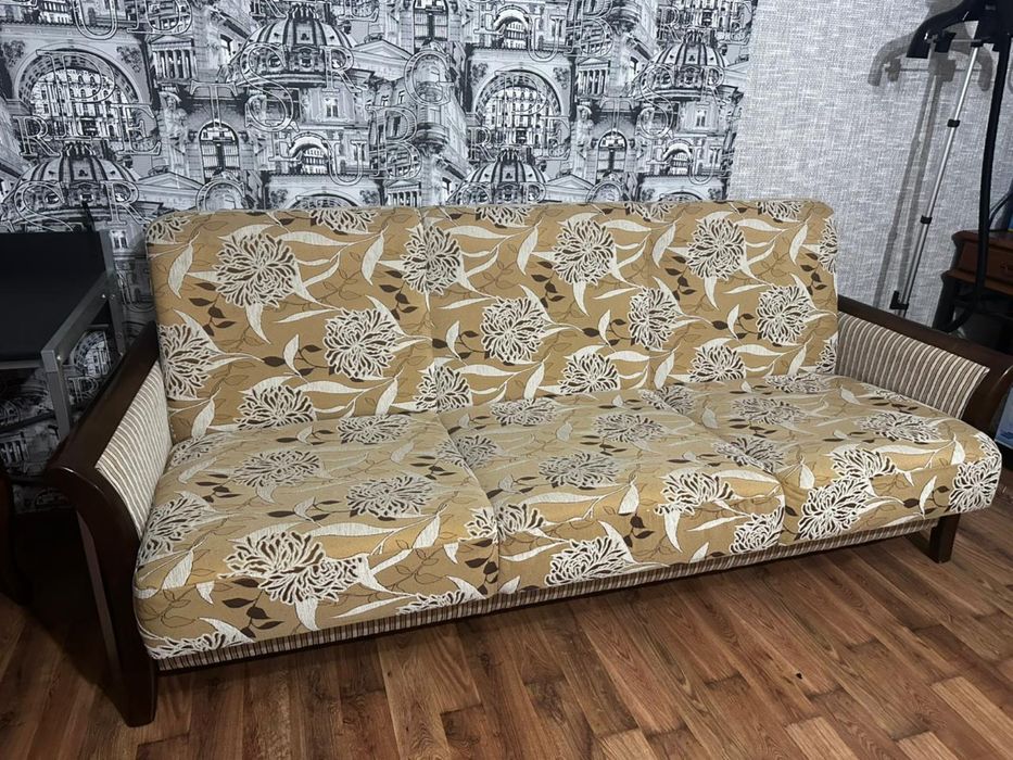 Продается диван 1,8 м раскладной