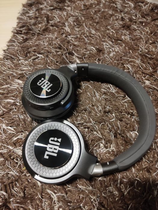 Casti Wireless Model JB7700
JBL by Harman, Bluetooth