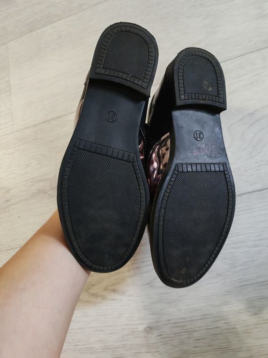 Продам детскую обувь