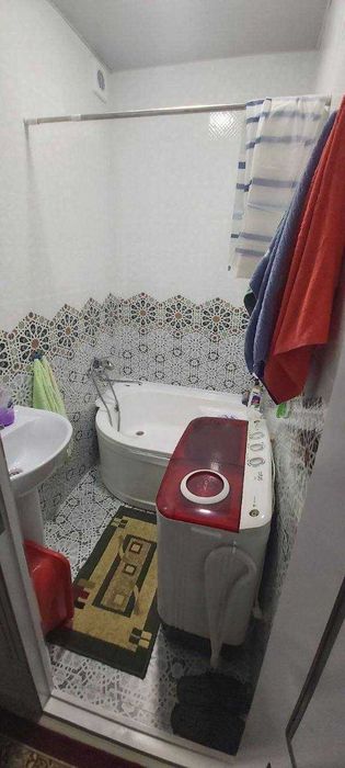 Продается квартира в Яшнабадском районе Авиасозлар 2-х ком в 3-х ком