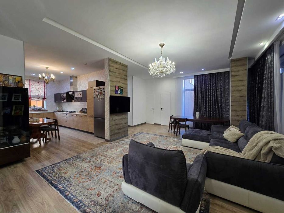 Продам 7 ком. дом мкр. Рахат