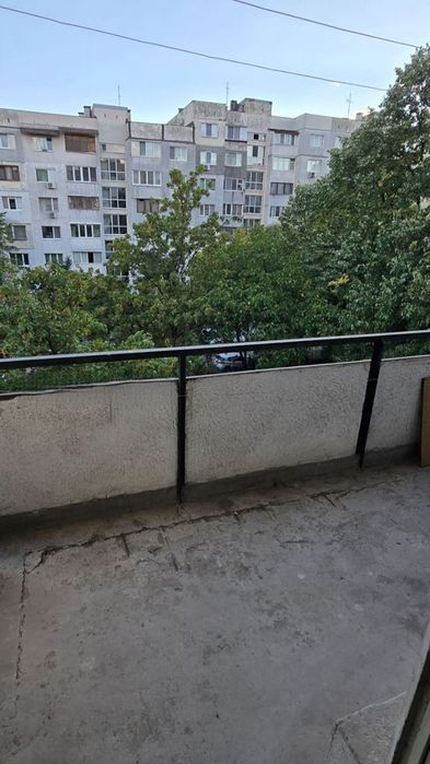 Двустаен апартамент в район Слатина! За ремонт! До детска градина!