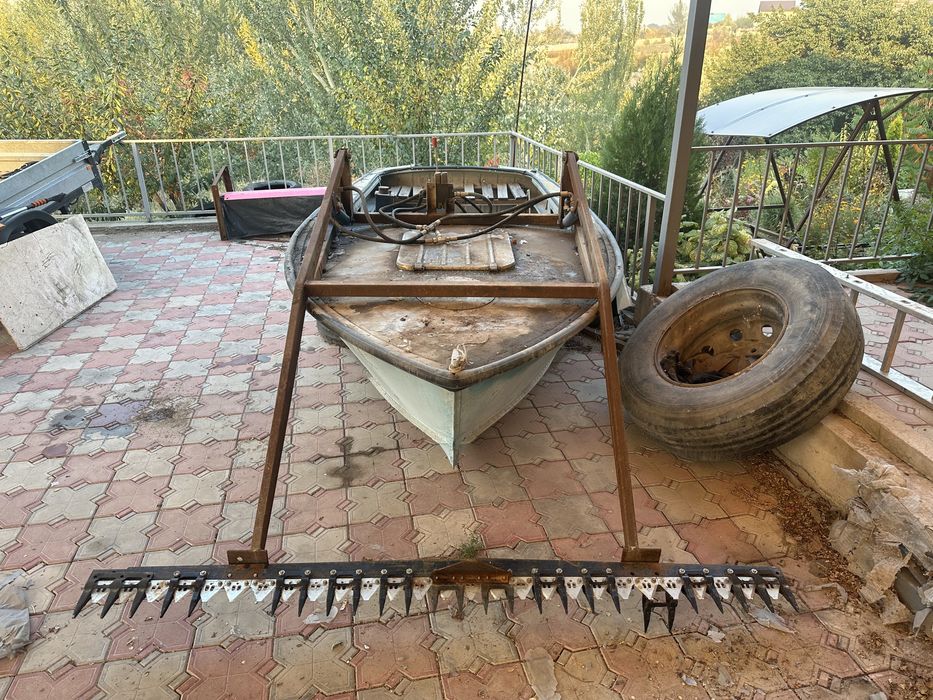 Лодка для камышей