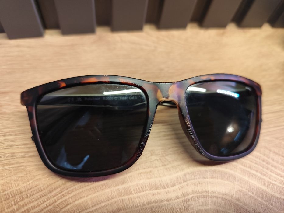 Подарявам дамски слънчеви очила с полароидна защита INVU