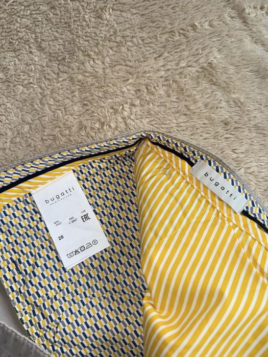 Pantaloni scurți Bugatti – casual premium (vară) ca noi