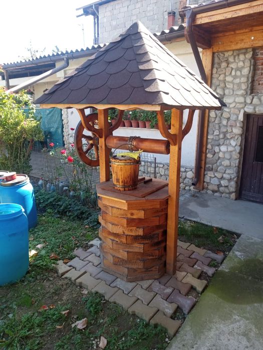 Vând si creez obiecte din lemn pentru curte si casa