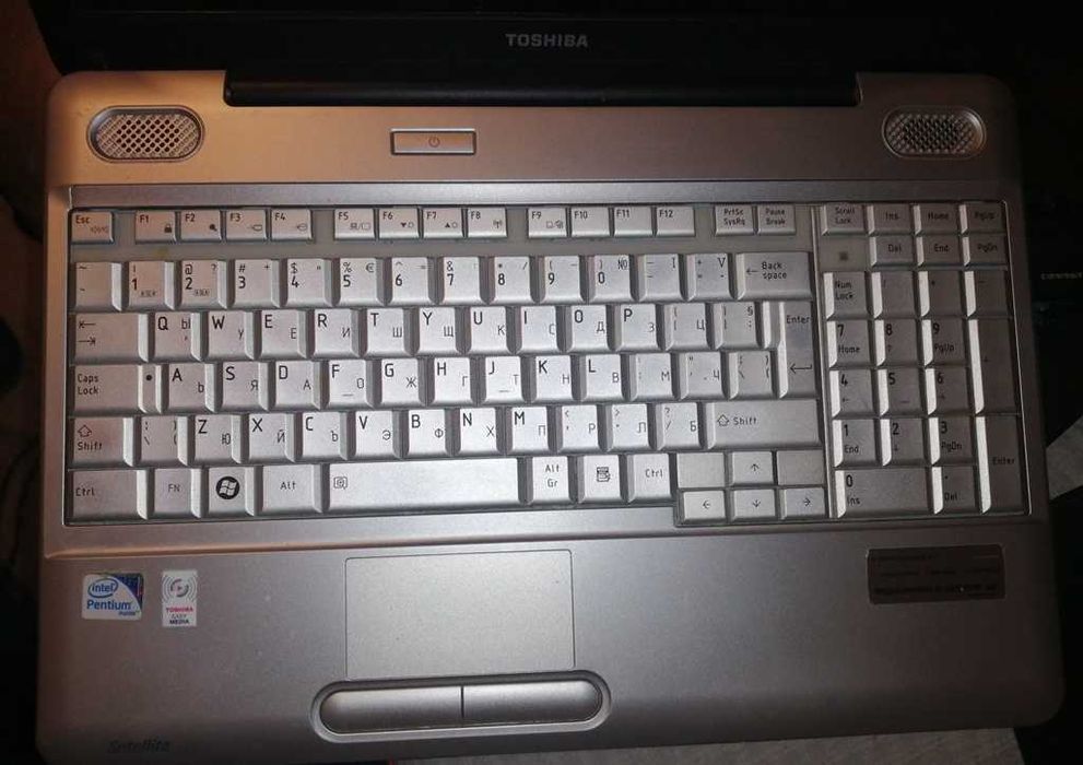 Лаптоп "Toshiba Satellite L500"