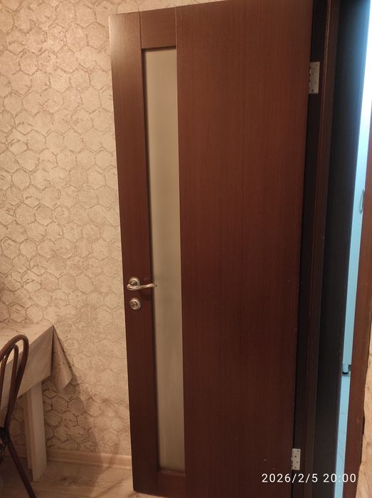 Отда даром диван и две межкомнатные двери