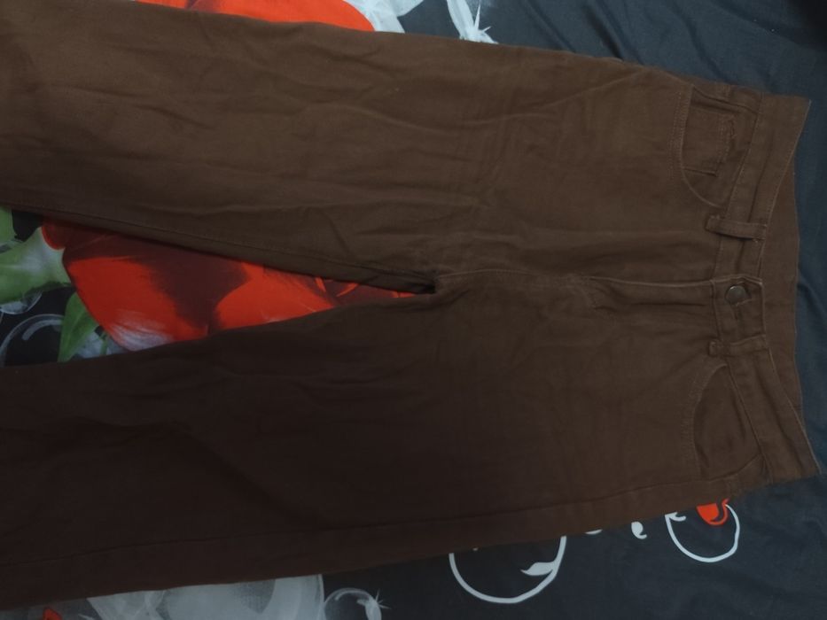 Джинсы коричневые