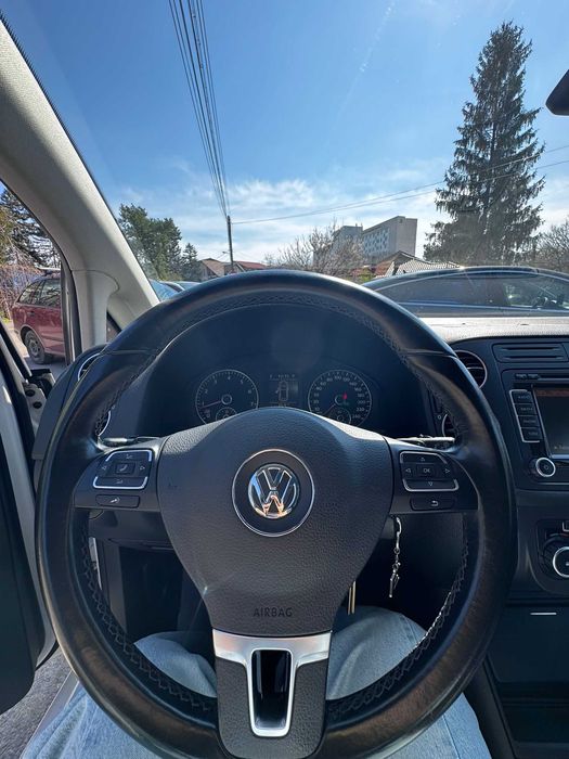 VAND GOLF PLUS V 1.4 BENZINA , CUTIE AUTOMATA DSG  2010 IASI . 5750 EURO .0755689995 / 0740638898 .