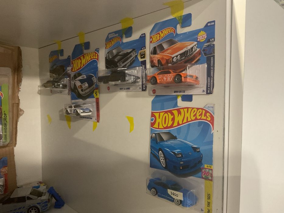 Продам машинки хот вилс