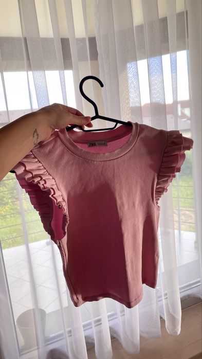 Nou. Top Zara mărimea S