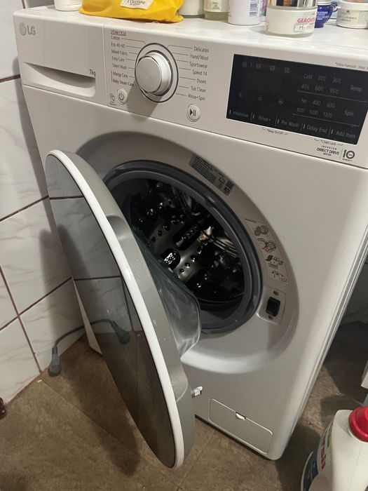 Vând mașină de spălat rufe LG 7kg