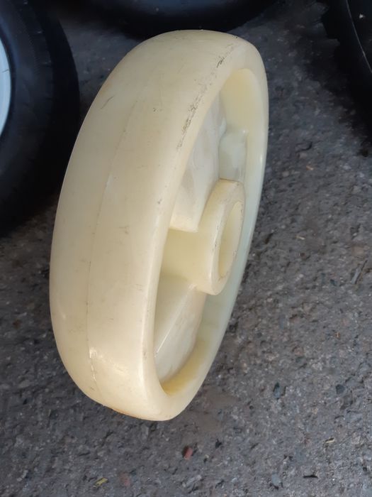 Колесо для тележек ,тележки