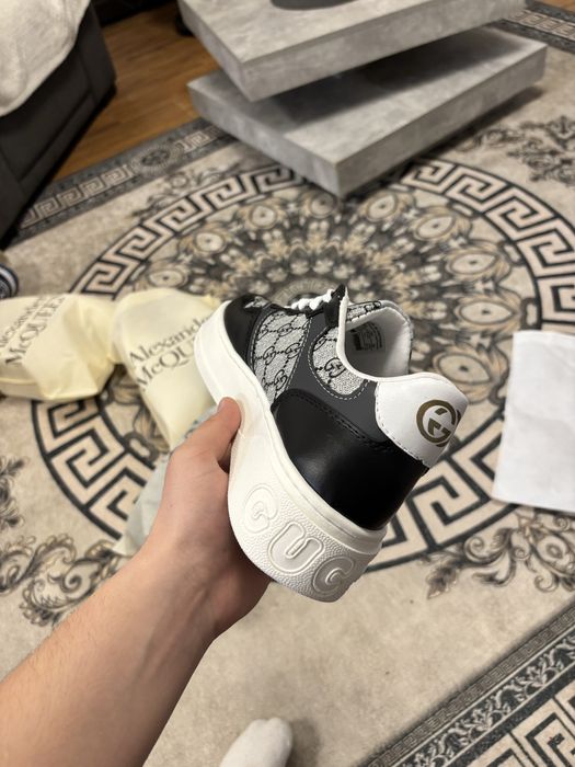 Adidasi Gucci alb cu negru