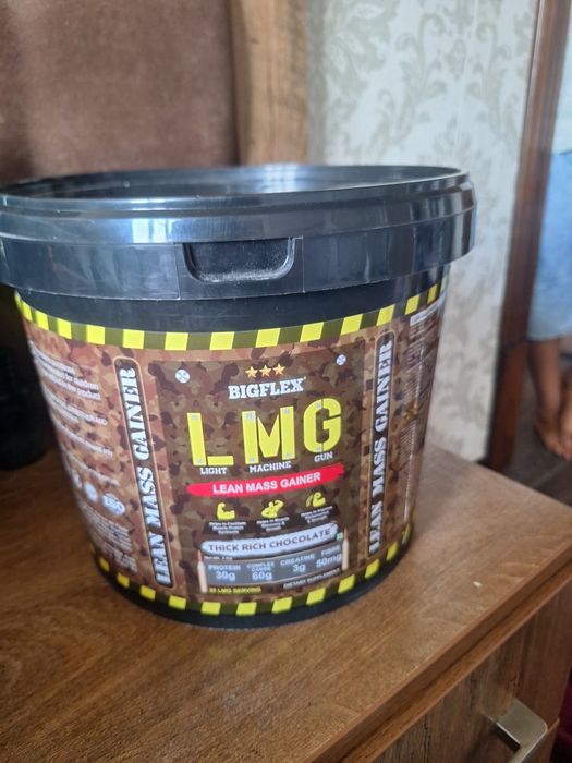 Protein.  Yangi.  narxi yaxshi. Surogi joyida.