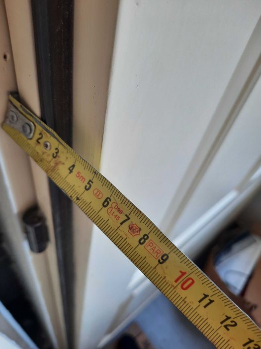 Ușă de intrare din frasin (lemn de esență tare) - crem