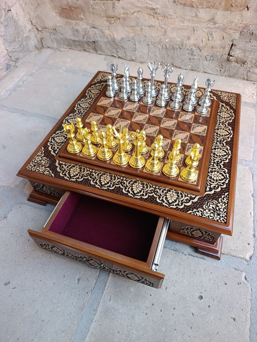 Shaxmat шахматы 40×40 sm yongʻoq daraxtidan ishlangan