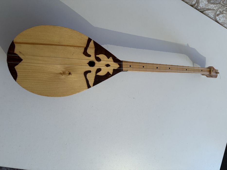 Детская игрушка домбыра