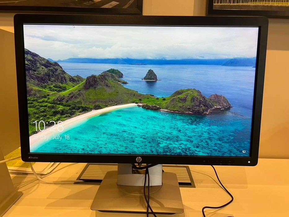 Monitor HP Z23i 23" IPS Full HD | Reglabil pe înălțime | DisplayPort | USB Hub