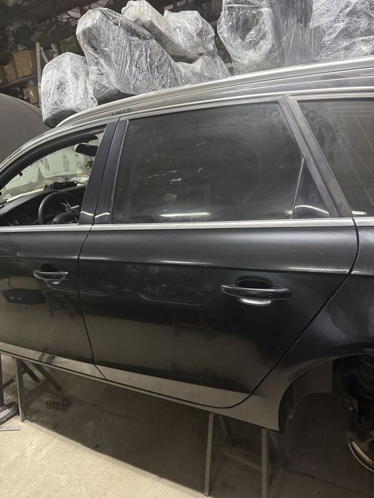 Portiera usa fata spate stanga dreapta Audi A4 B8 8K Break Negru LZ9Y