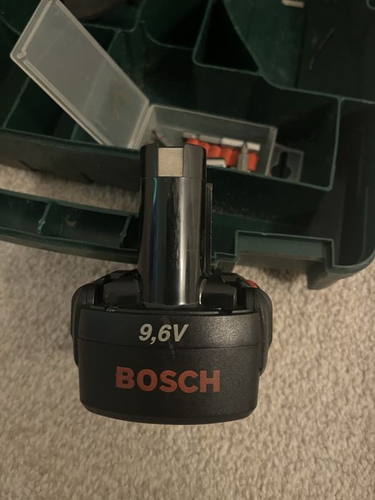 Masina de gaurit si infiletat Bosch PSR 960cu acumulator si incarcator