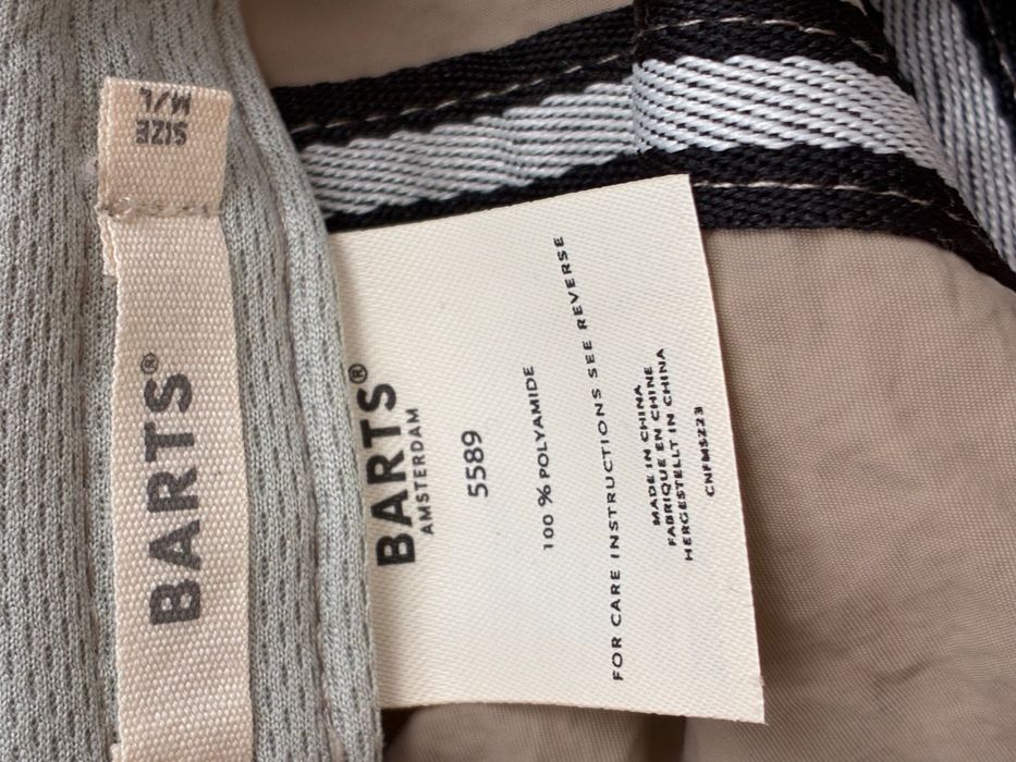 Красив авангарден розов шал Kocca & нова шапка Bart’s Amsterdam