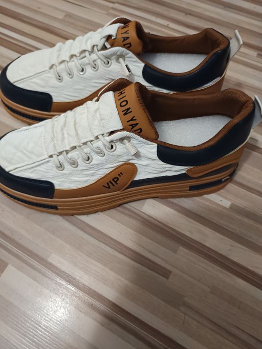 Продавам нови мъжки обувки