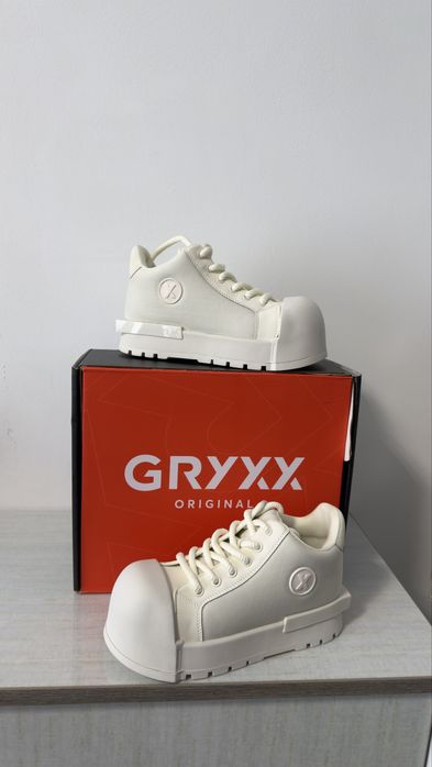 Adidasi GRYXX albi numarul 36 noi cu eticheta