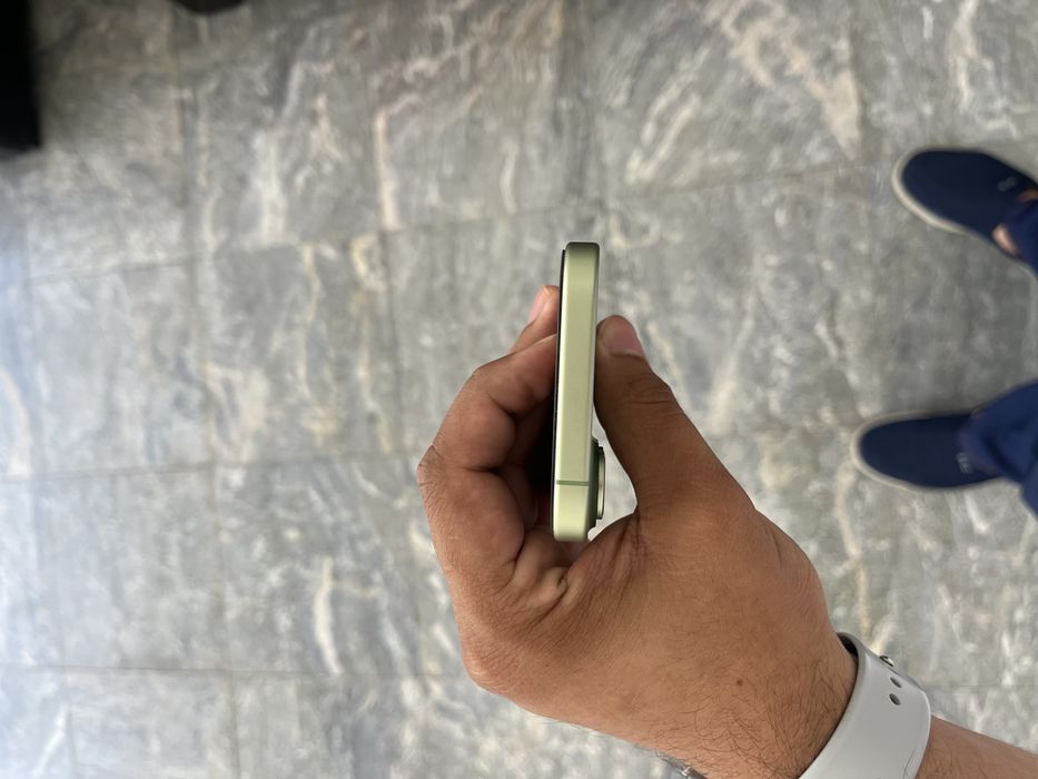 Iphone 17 green rangi srochna sotiladi kelishiladi