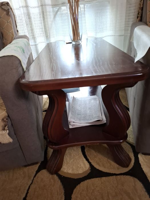 Продается журнальный столик б/у