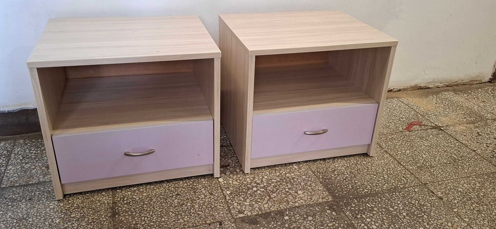 Продавам 2 гардероба - с плъзгащи врати и с плавно затваряне + нщ