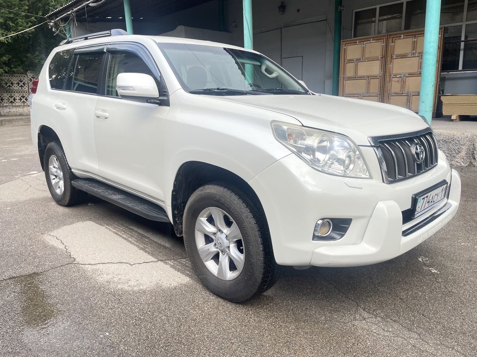 Автомобил Тойота Прадо 150