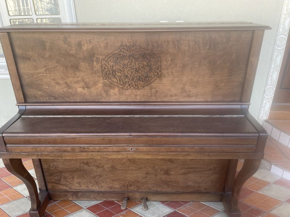 Продается Пианино