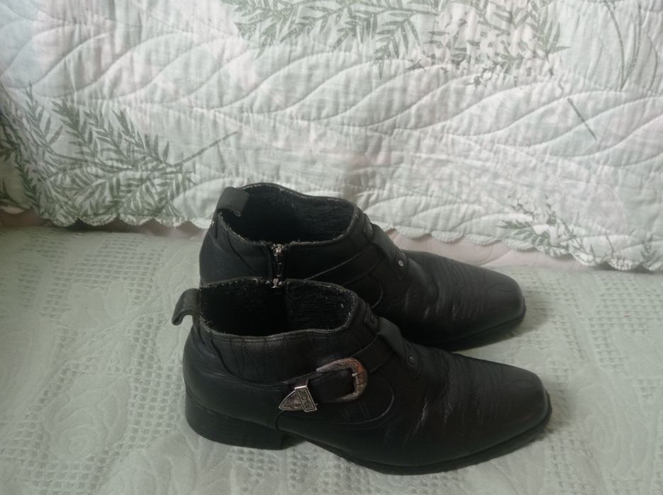 Продам мужские полу сапожки 250000