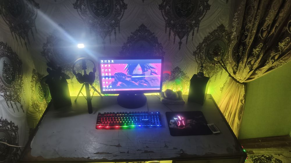 Kompyuter sotiladi arzon narxda yana kelishamiz