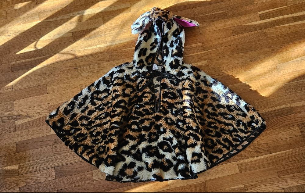 Пелерина с животинска шарка