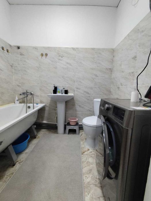 продам 2 комнатную квартиру