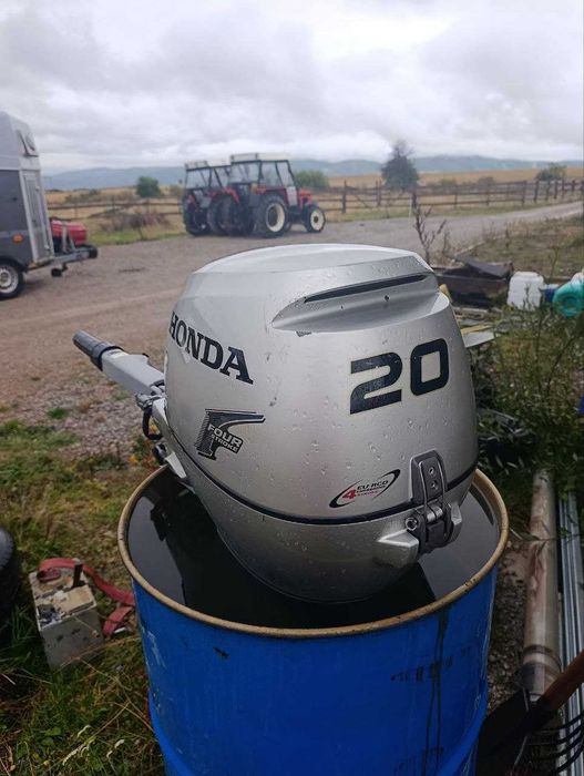 Тритактов двигател Honda