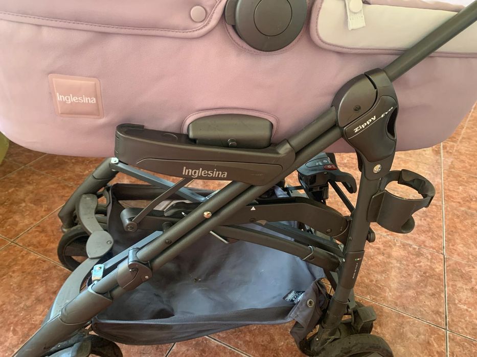 Vand Căruț  bebeluș .