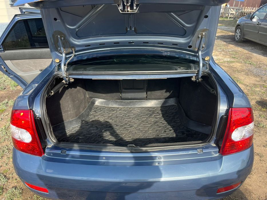 Продам автомашину ВАЗ марки приора