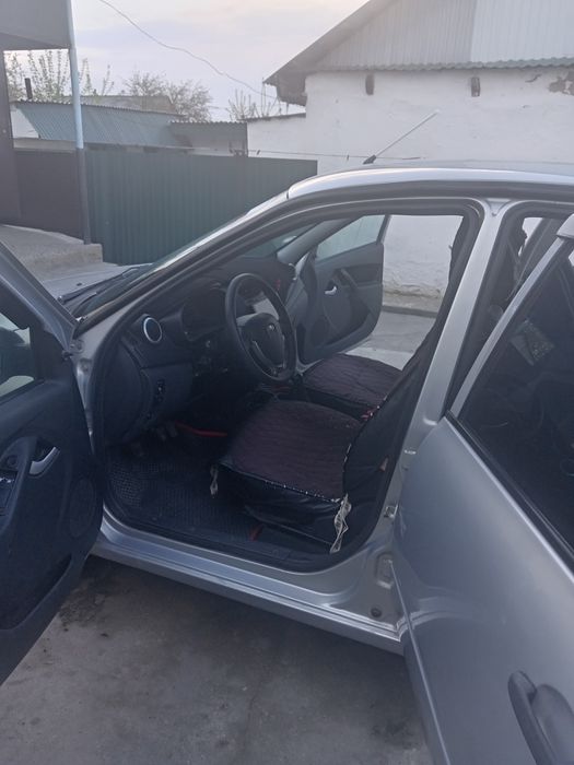 Машина Лада калина