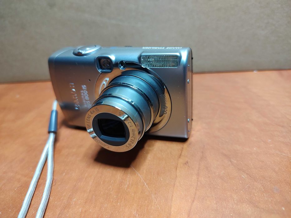 Aparat foto Canon Ixus 800 IS complet card husa incarcator