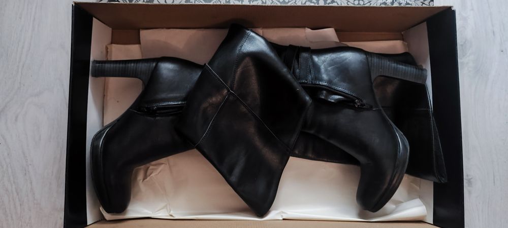 Ботуши чизми ест.кожа нови 39