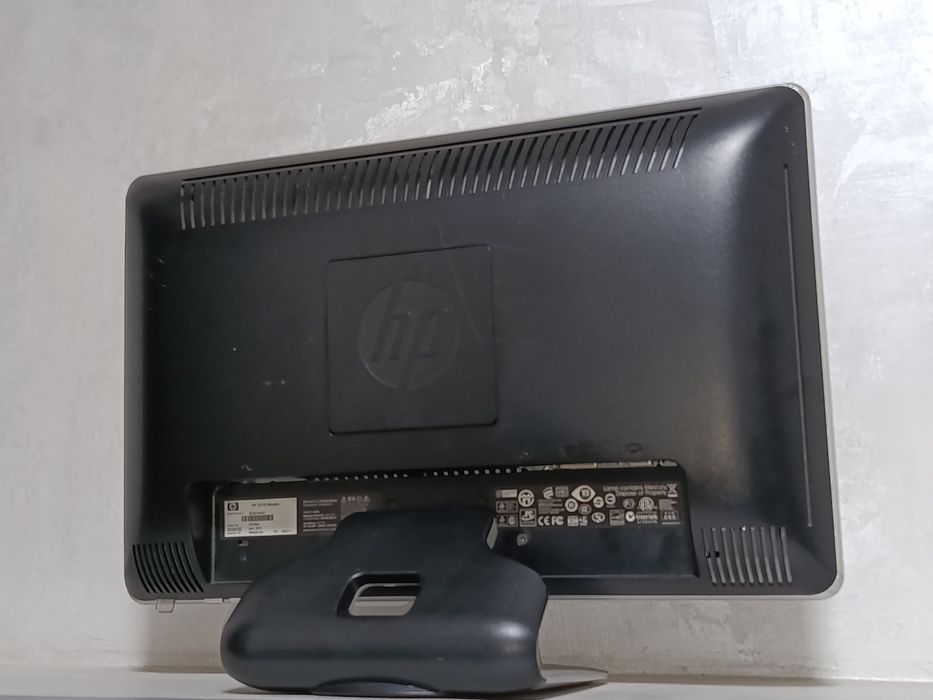 Монитор 20" HP 2010i со встроенными колонками