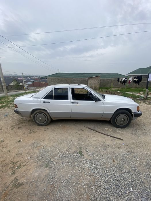 Мерседес бенс 190е