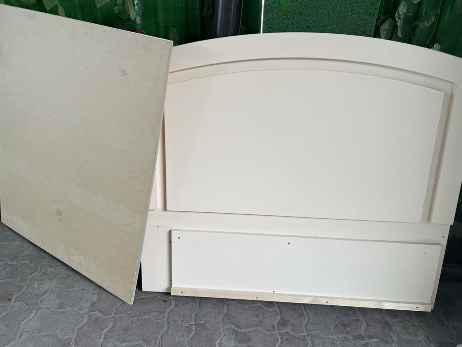 Продам кровать с матрасом